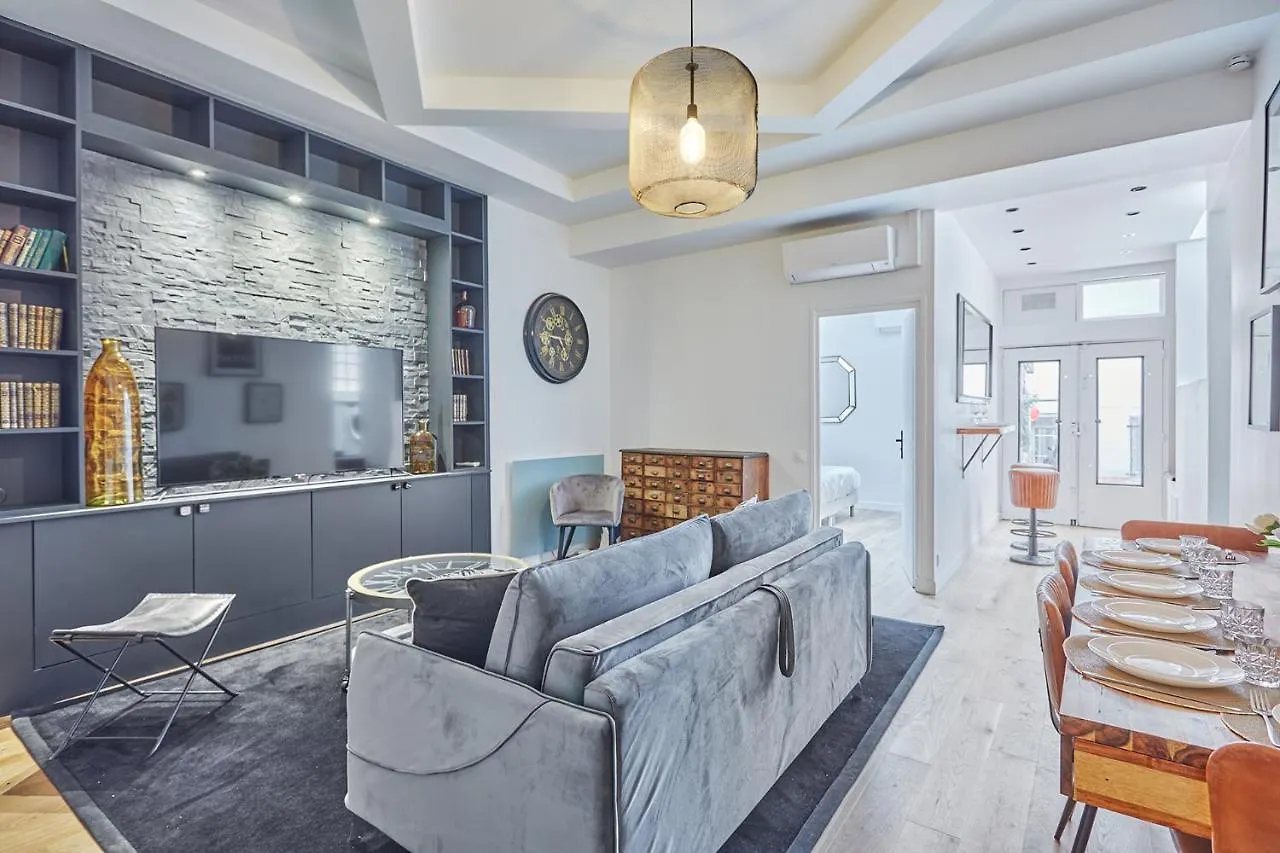 Apartment Loft Pere Lachaise By Studio Prestige Paris