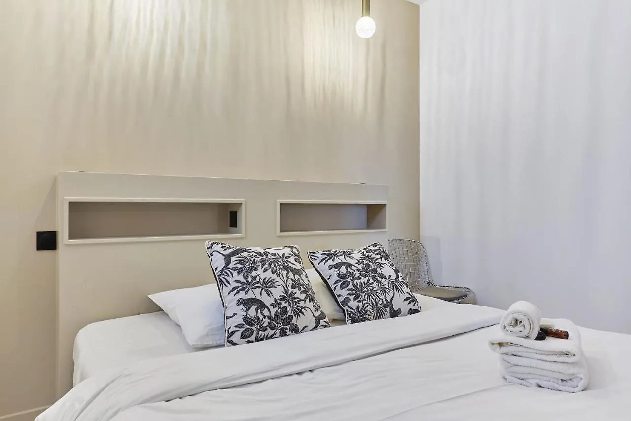 Apartment Loft Pere Lachaise By Studio Prestige Paris France