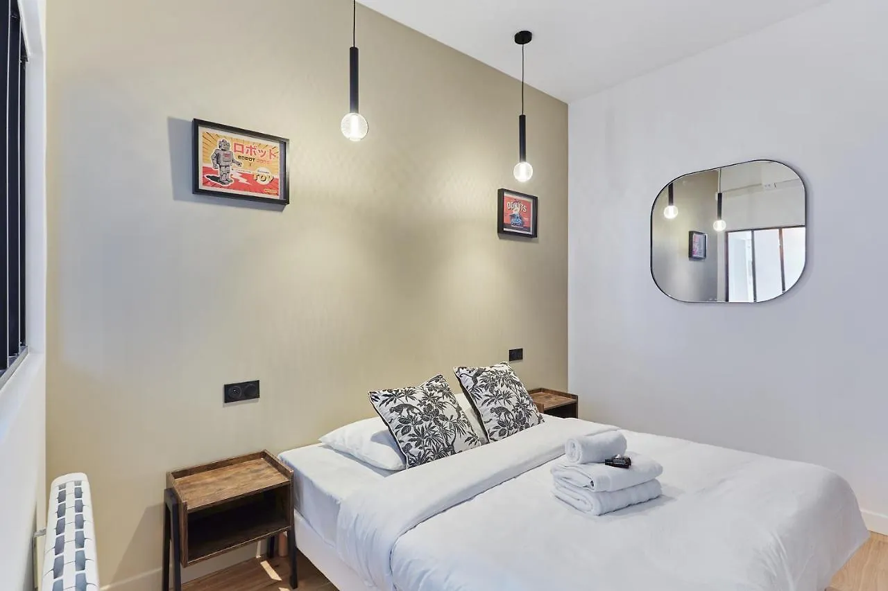 Apartment Loft Pere Lachaise By Studio Prestige Paris France